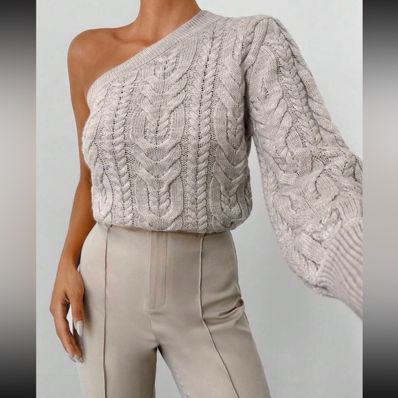 Luxe black one shoulder cable knit sweater top - Picture 4 of 13